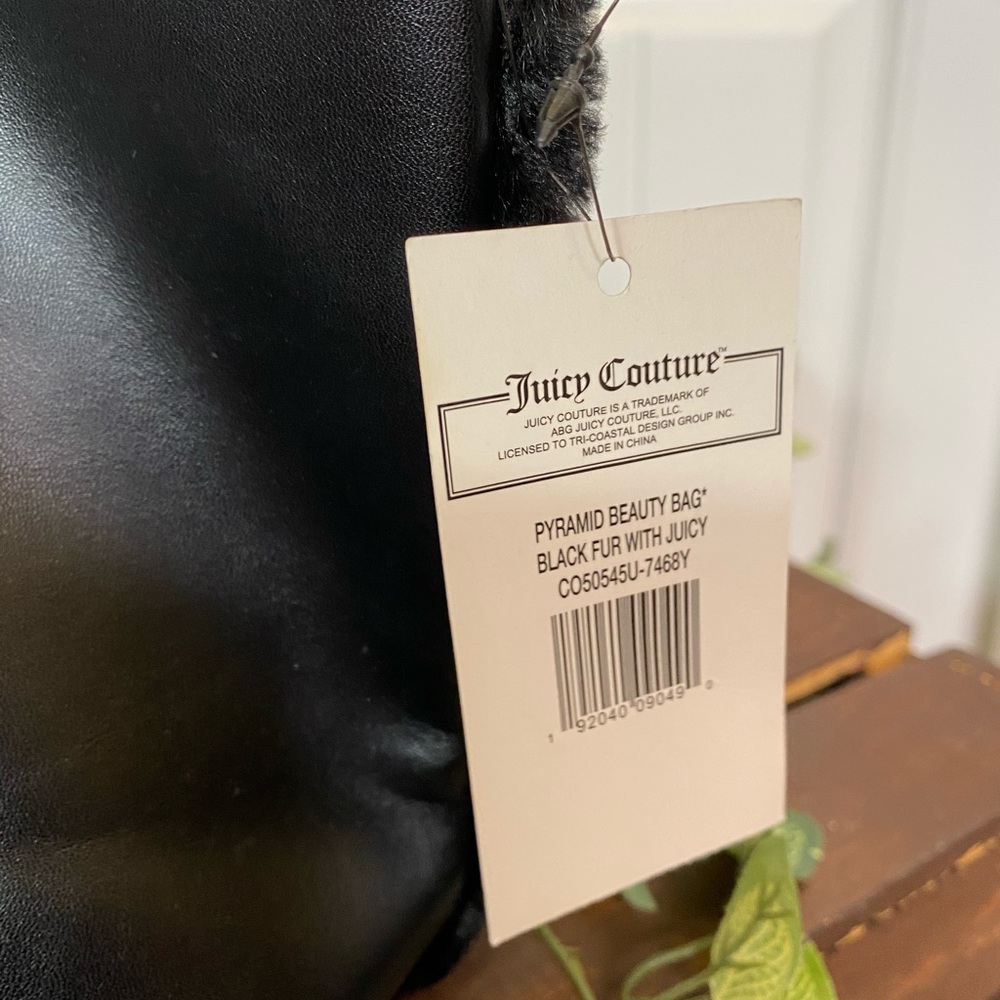 New!  Juicy Couture Black Faux Fur Cosmetic Bag - Picture 10 of 15